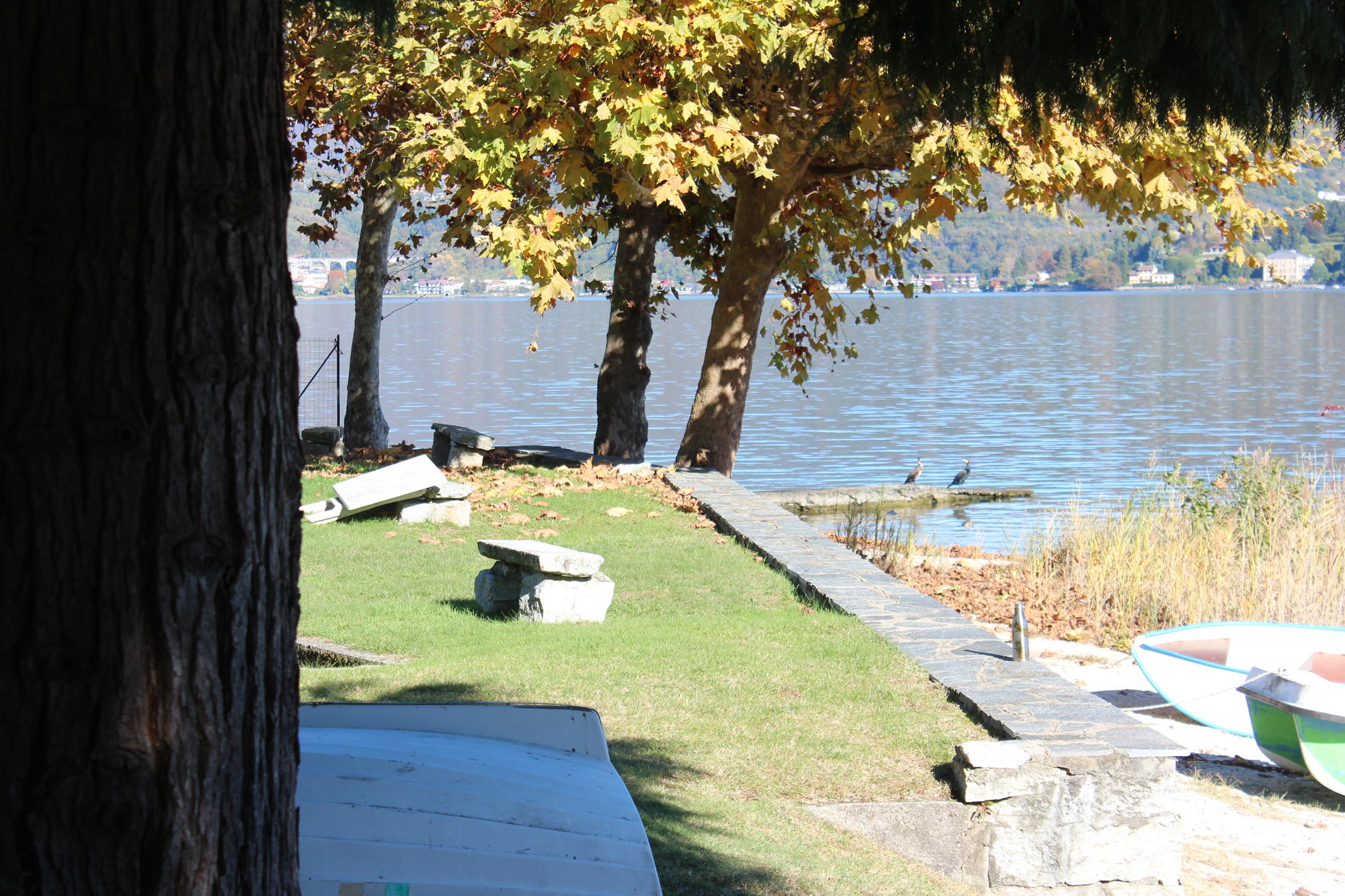 8 - Pella, Bellissimo Appartamento vista lago e spiaggia privata Pella