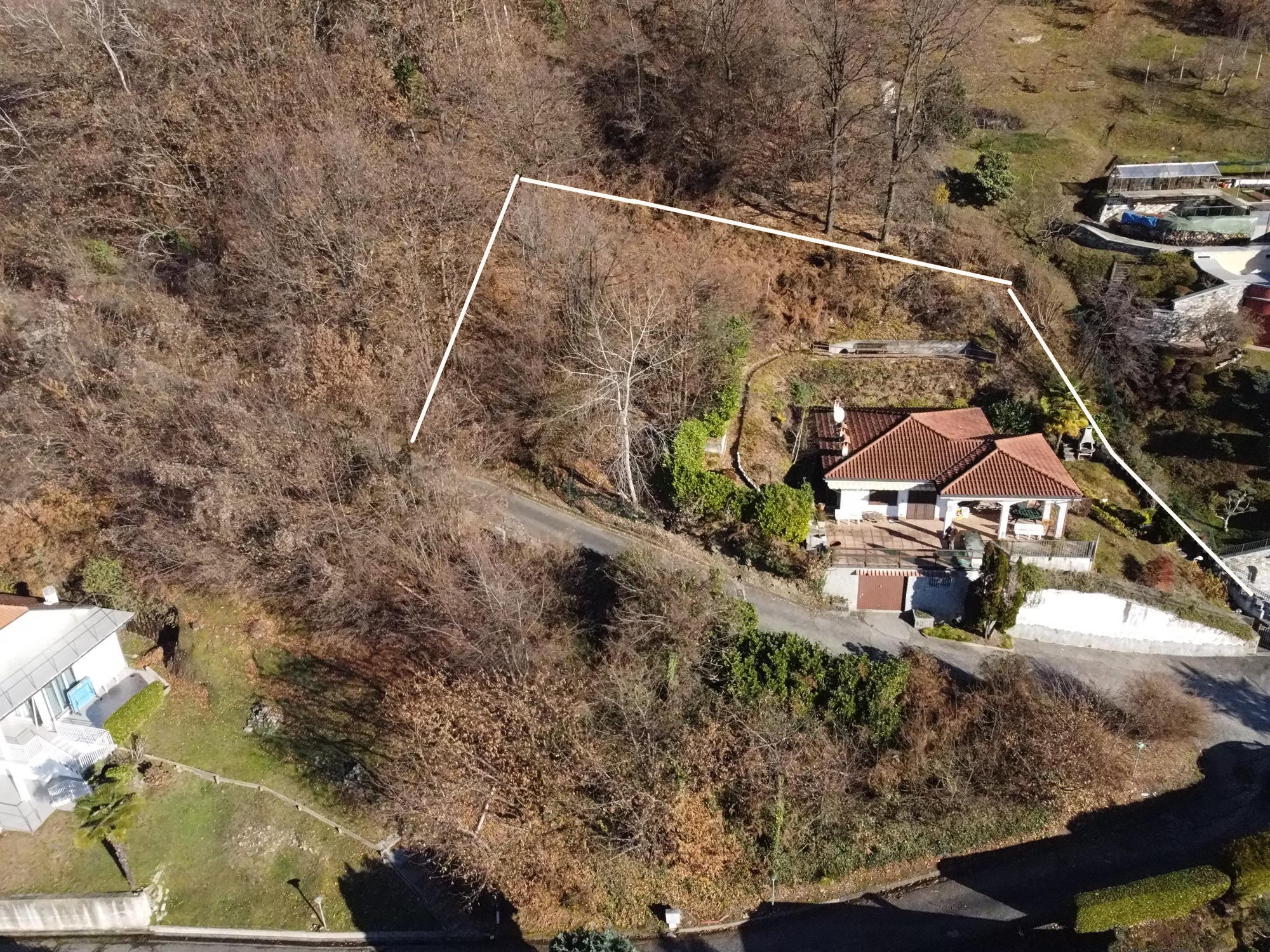 2 - Pettenasco villa stupenda vista  lago d’Orta, con piscina PETTENASCO