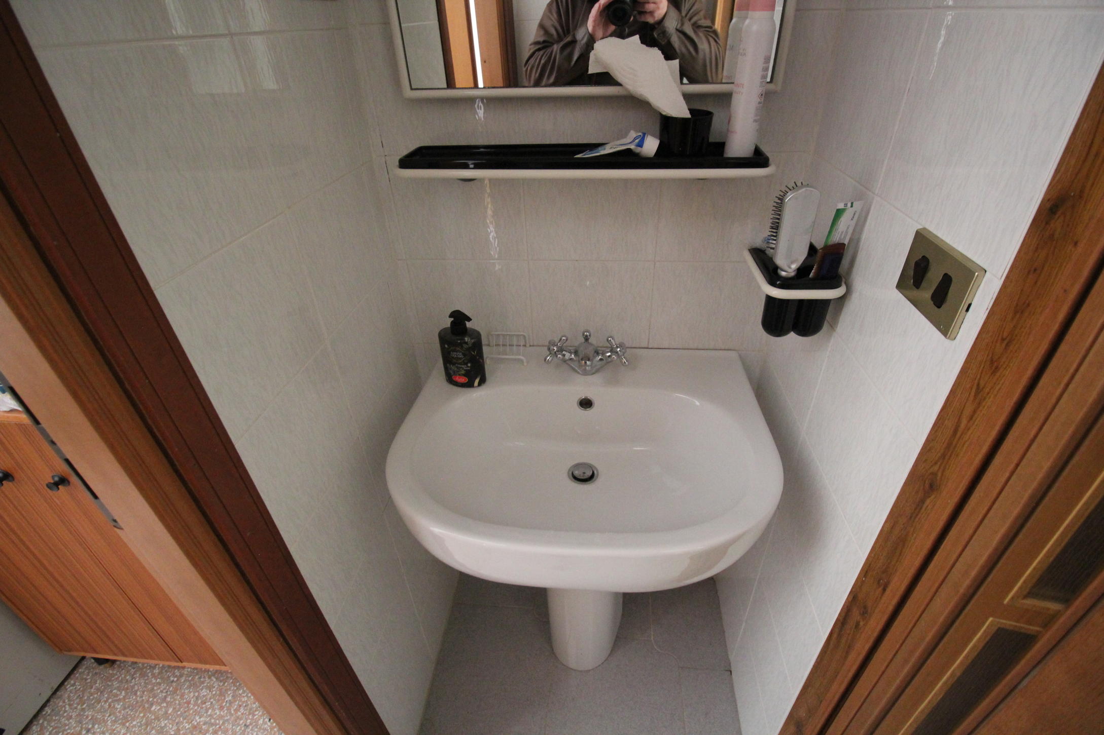 4 - Madonna del Sasso – Boleto – Lago d'Orta. Appartamento di 57 mq, con posto auto privato - € 46.000. Madonna del Sasso