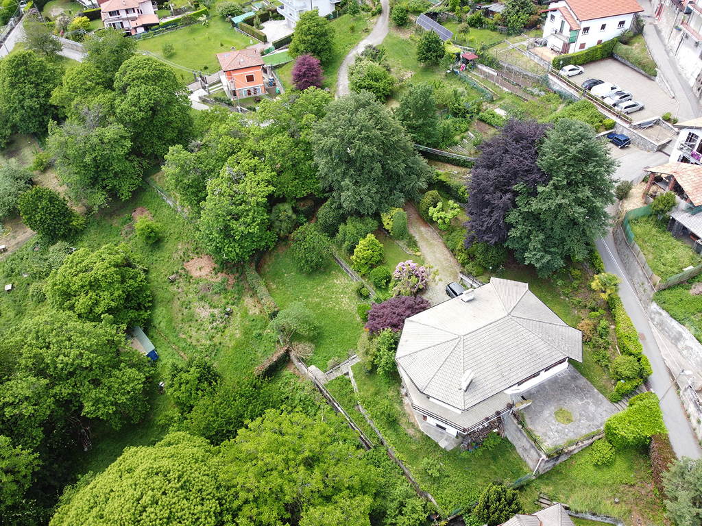 A Colazza, colline tra il Lago d’Orta e il Lago Maggiore, villa panoramica di circa 280 mq commerciali, immersa nel verde e nella tranquillità . COLAZZA 0 - A Colazza, colline tra il Lago d’Orta e il Lago Maggiore, villa panoramica di circa 280 mq commerciali, immersa nel verde e nella tranquillità . COLAZZA