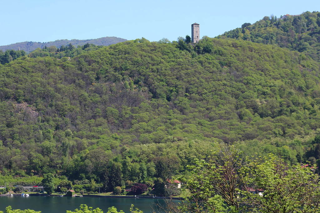 Pella, Gozzano, Lago d’Orta – Appartamenti e villa con vista mozzafiato sul lago e sull’isola, spiaggia privata e posto barca. PELLA 20 - Pella, Gozzano, Lago d’Orta – Appartamenti e villa con vista mozzafiato sul lago e sull’isola, spiaggia privata e posto barca. PELLA