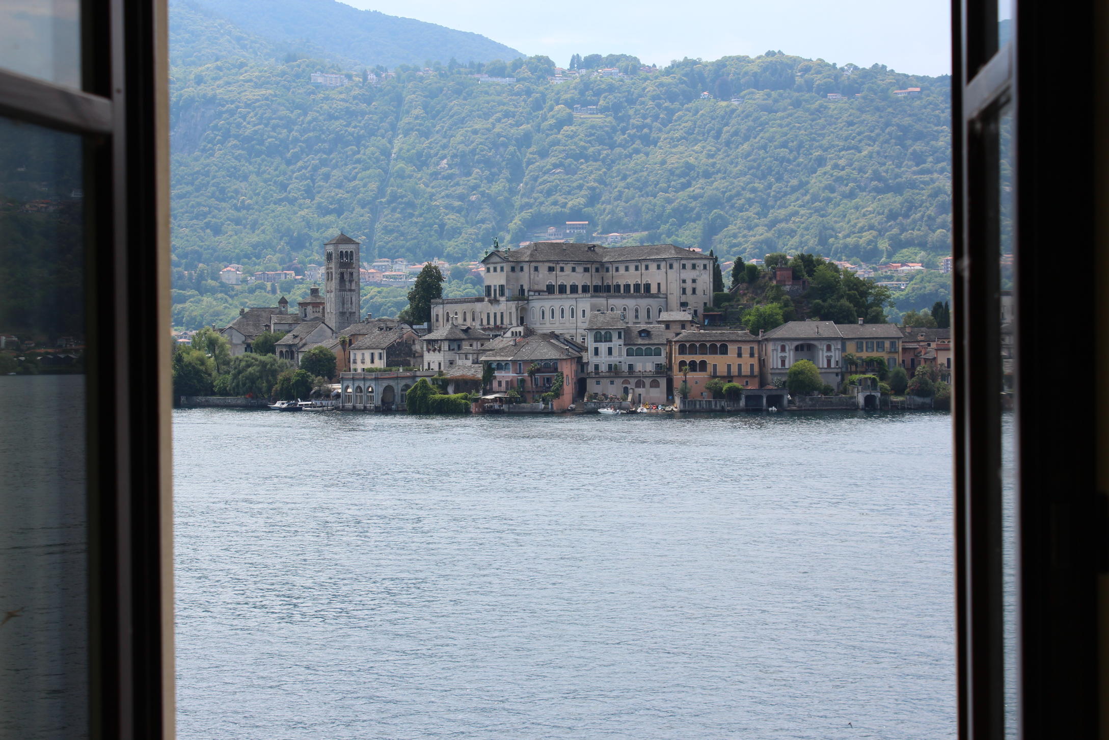 10 - Orta San Giulio | Esclusivo appartamento con posto auto, con vista dominante sul Lago d’Orta e sull’Isola di San Giulio. Orta san giulio