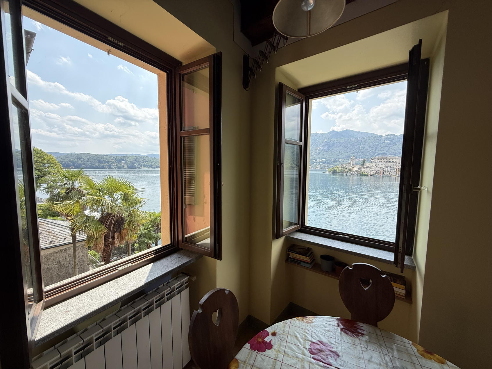 4 - Orta San Giulio | Esclusivo appartamento con posto auto, con vista dominante sul Lago d’Orta e sull’Isola di San Giulio. Orta san giulio